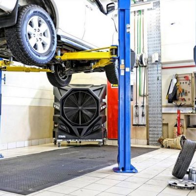 Portable air conditioning FoxAir in an auto repair workshop